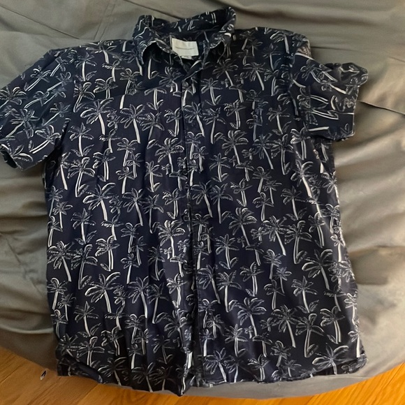 Hawaiian shirt - Picture 1 of 1
